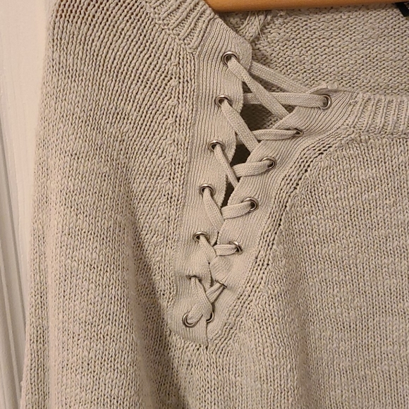 Express Sweater - Picture 2 of 4